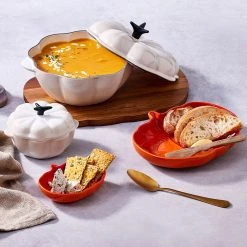 Le Creuset - Kürbisförmchen Mit Deckel 300 Ml - Meringue 18 Le Creuset - Kürbisförmchen Mit Deckel 300 Ml - Meringue -Stadter Speichern 45890 Kuerbisfoermchen mit Deckel 8